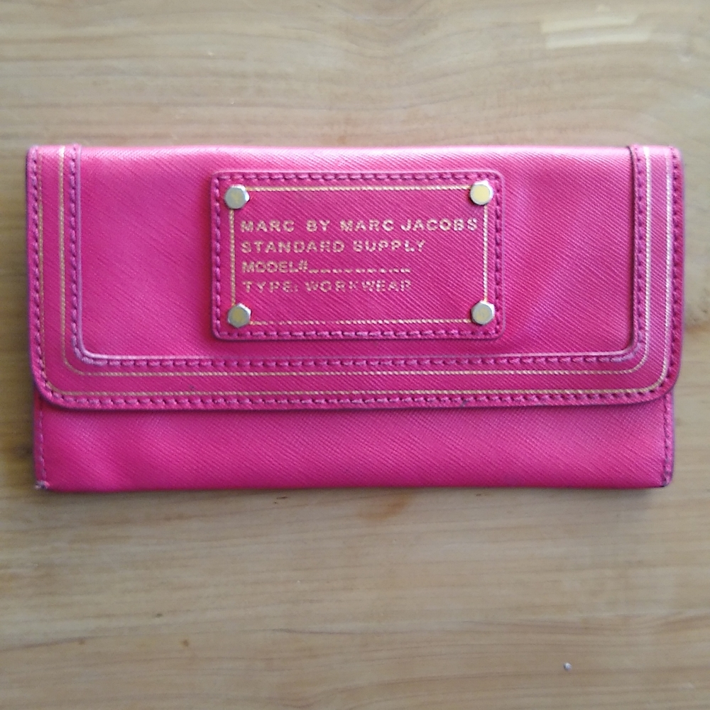 Marc by Marc Jacobs Leather Wallet in Bubblegum Pink